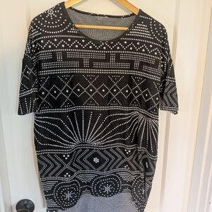 Black and White Patterned Women's Top